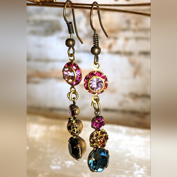 Hot Pink Fuschia Flower & Blue Swarovski Crystal In Drop Dangle Brass Earrings - Picture 3 of 7